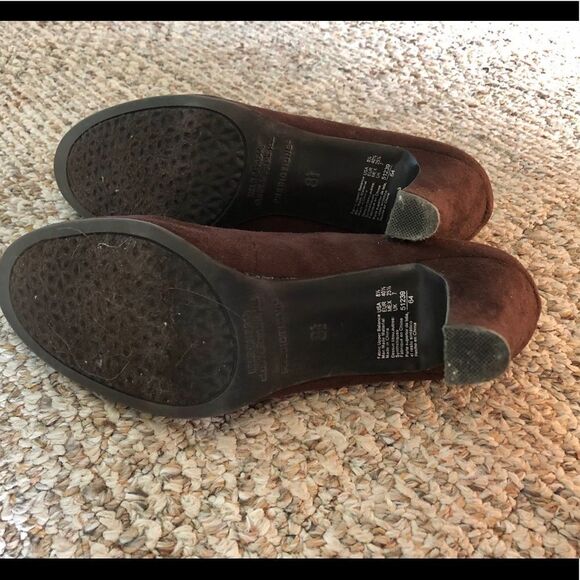 Elegant suede shoes made by Predictions size 81/2 - Picture 2 of 5